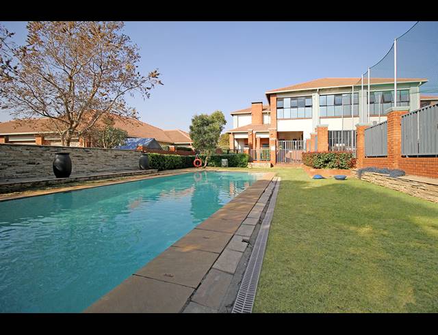 2 BEDROOM APARTMENT FOR SALE IN GREENSTONE HILL